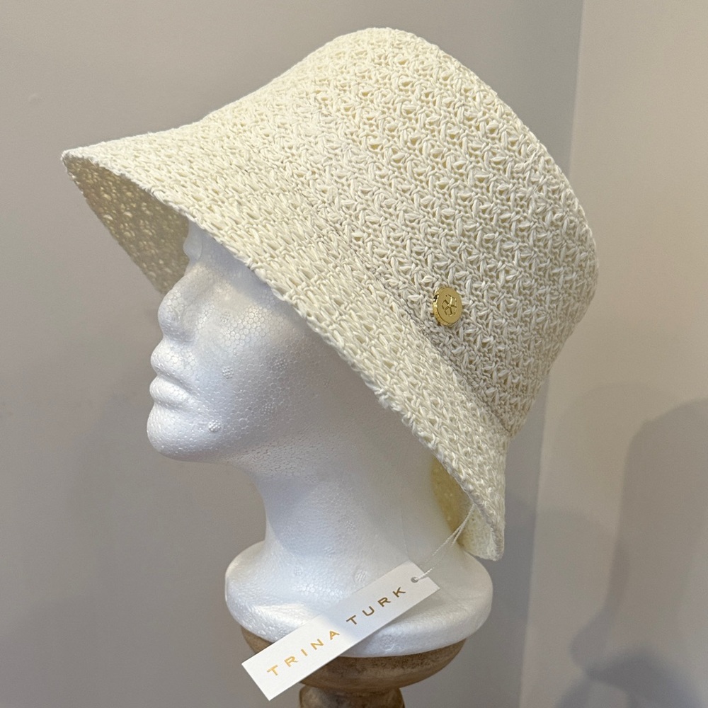 NWT Trina Turk Ivory Knitted Bucket Hat